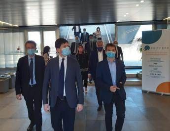 Manfredi visita lab ReiThera: Italia sia all'avanguardia ricerca vaccini e farmaci Manfredi visita lab ReiThera: Italia sia all'avanguardia ricerca vaccini e farmaci